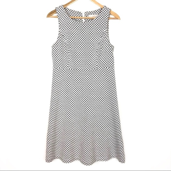 LOFT Dresses & Skirts - Loft Ann Taylor Dress Size 6 Black White